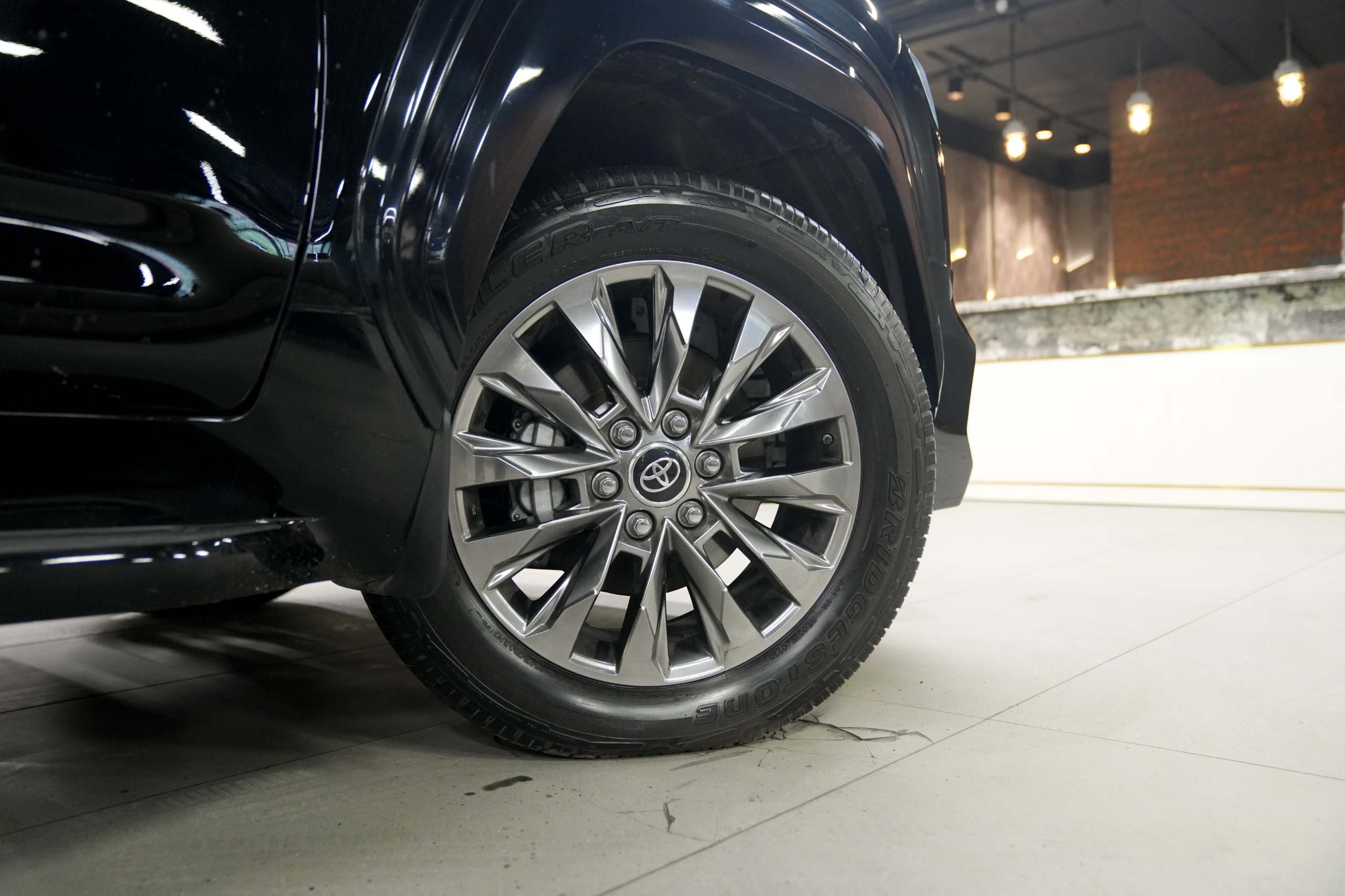 Toyota Land Cruiser LC300 ZX 